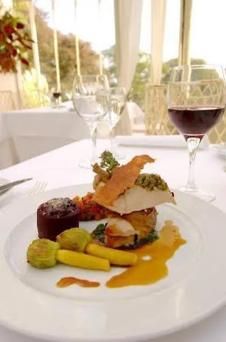 Hotel Longueville House